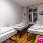 Balkon, Waschmaschine, Tv, Einzelbetten, Nahe Voelkerschlachtsdenkmal