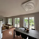 Stadtvilla In Leipzig 7 Personen 3 Schlafzimmer 2 Baeder Garten Und Terrasse Zentral Gelegen Messe Innenstadt Seen