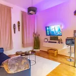 Working Place, Netflix, 4K Tv, Heart Of Leipzig