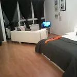 Mitten In Der Innenstadt, Genial!
