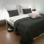 Mitten In Der Innenstadt, Genial!