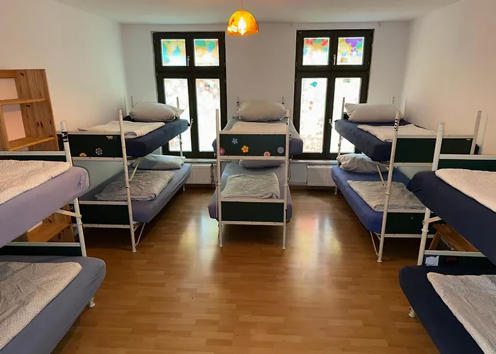 Flowerpower 10Personen-Penne-Hostel