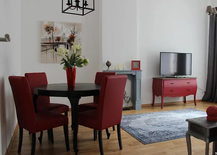 Leon Suite Apartments
