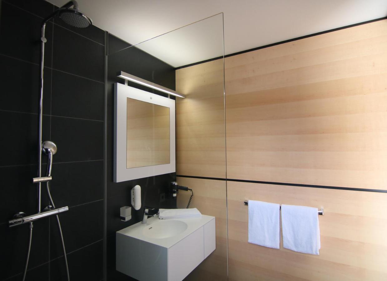 Le Hotel *