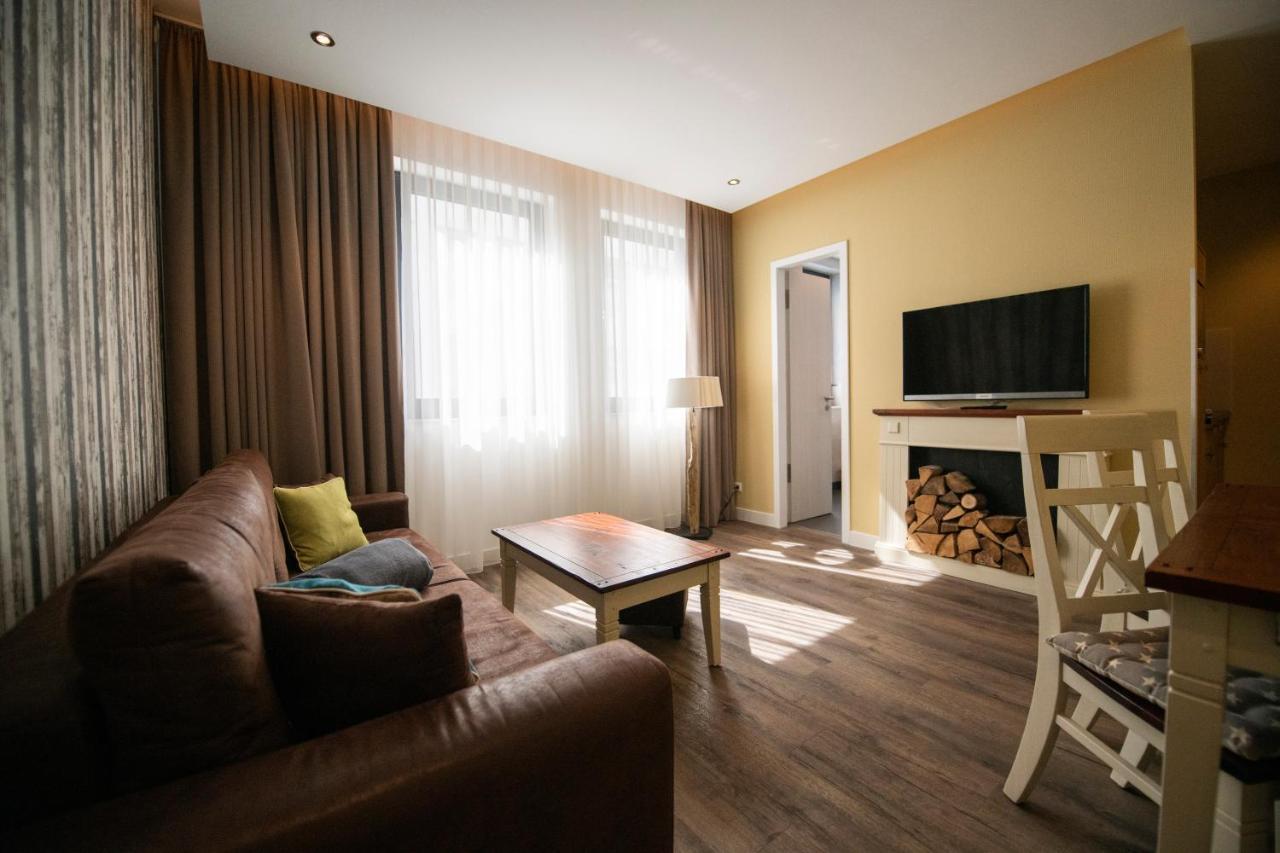 - Aparthotel