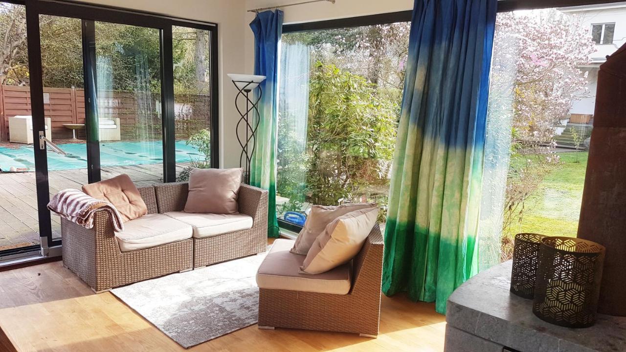 Mit Pool Und Grossem Garten Bed & Breakfast