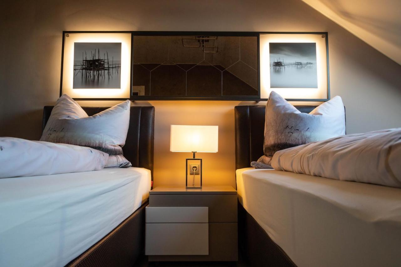 Appartement Deluxe Mit Tiefgarage In Naehe Messe-bmw-porsche-dhl-flughafen-flugzeugwerk Der Deutsche Aircraft Leipzig