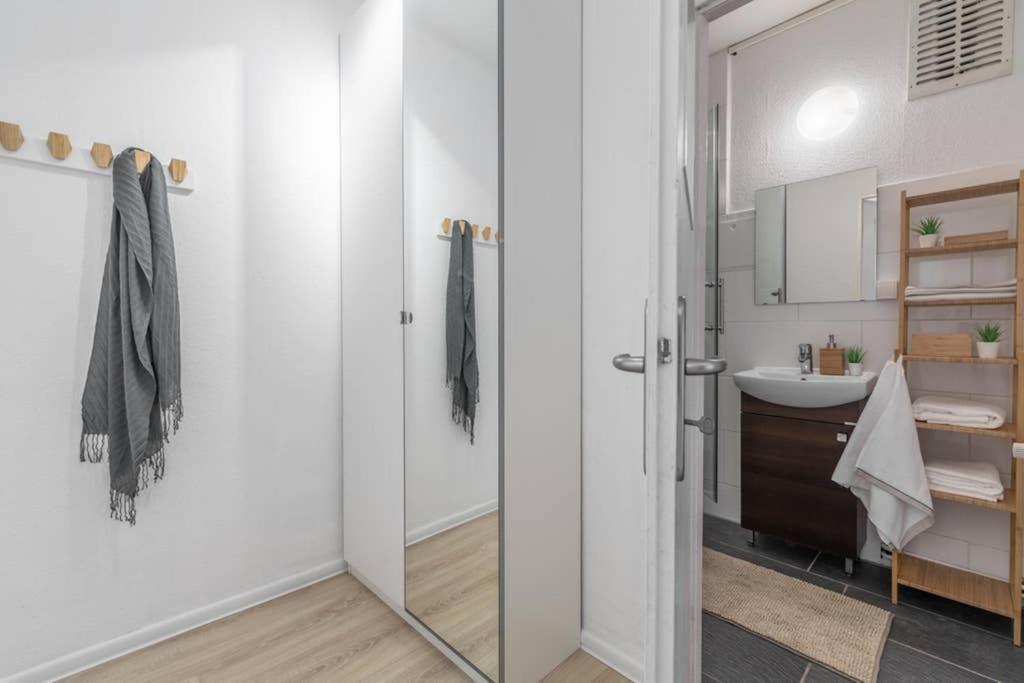 Sauber Und Modern, Netflix, Wifi, Flair, Kueche Appartement *