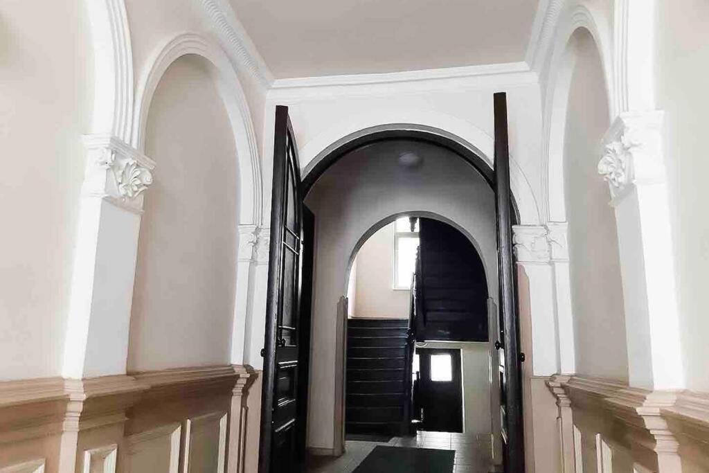Appartement Zentraler Altbau Am Clara-zetkin-park, Rb-arena Um Ecke, Netflix Inklusive Leipzig