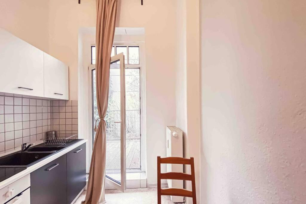 Appartement Altbau-schmuckstueck An Der Karli Mit Riesigem Balkon *