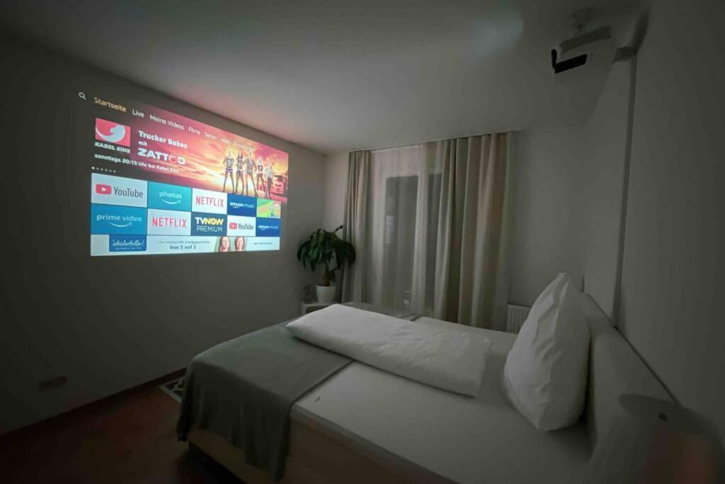 Appartement Luxury Cinema 2r Apt + Balcony / 65m² *