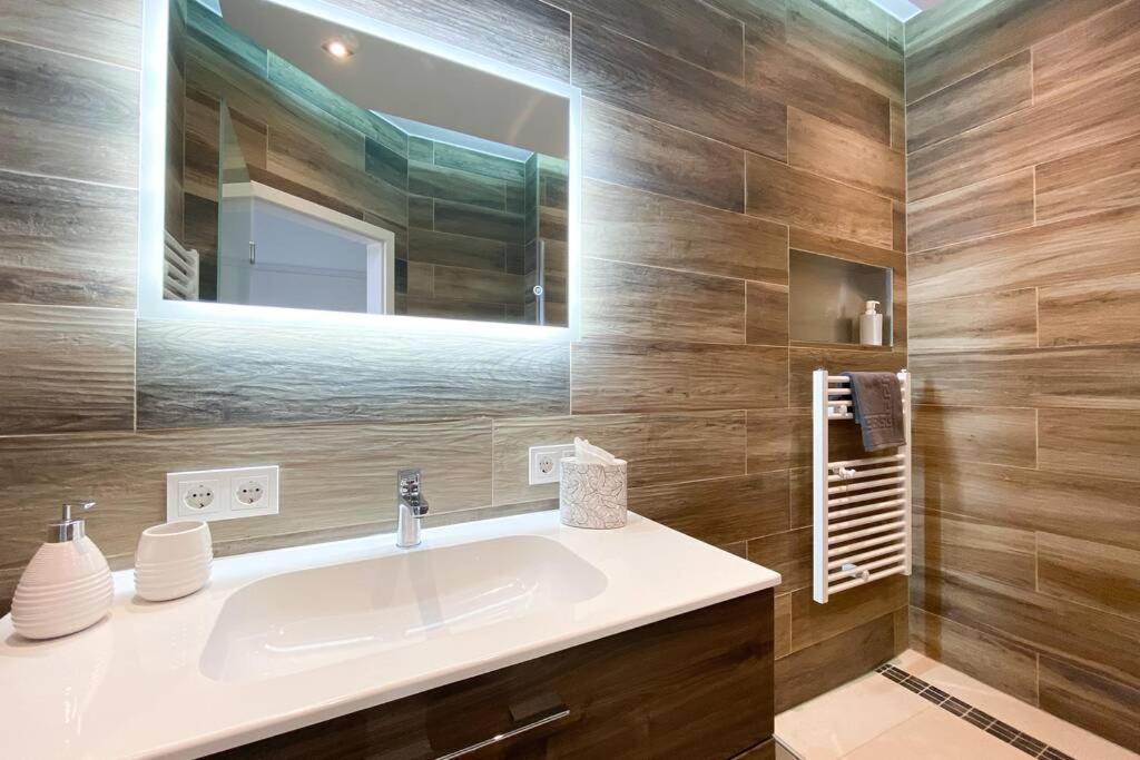 Appartement Luxus-apartment In Mit Privat-parkplatz *