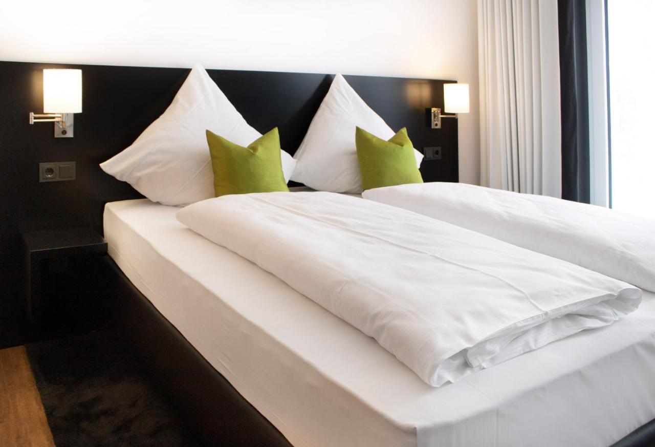 Hotel Le *