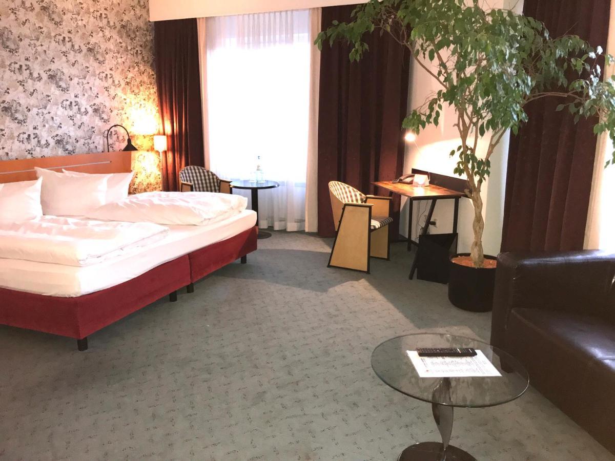 Good Morning + Hotel