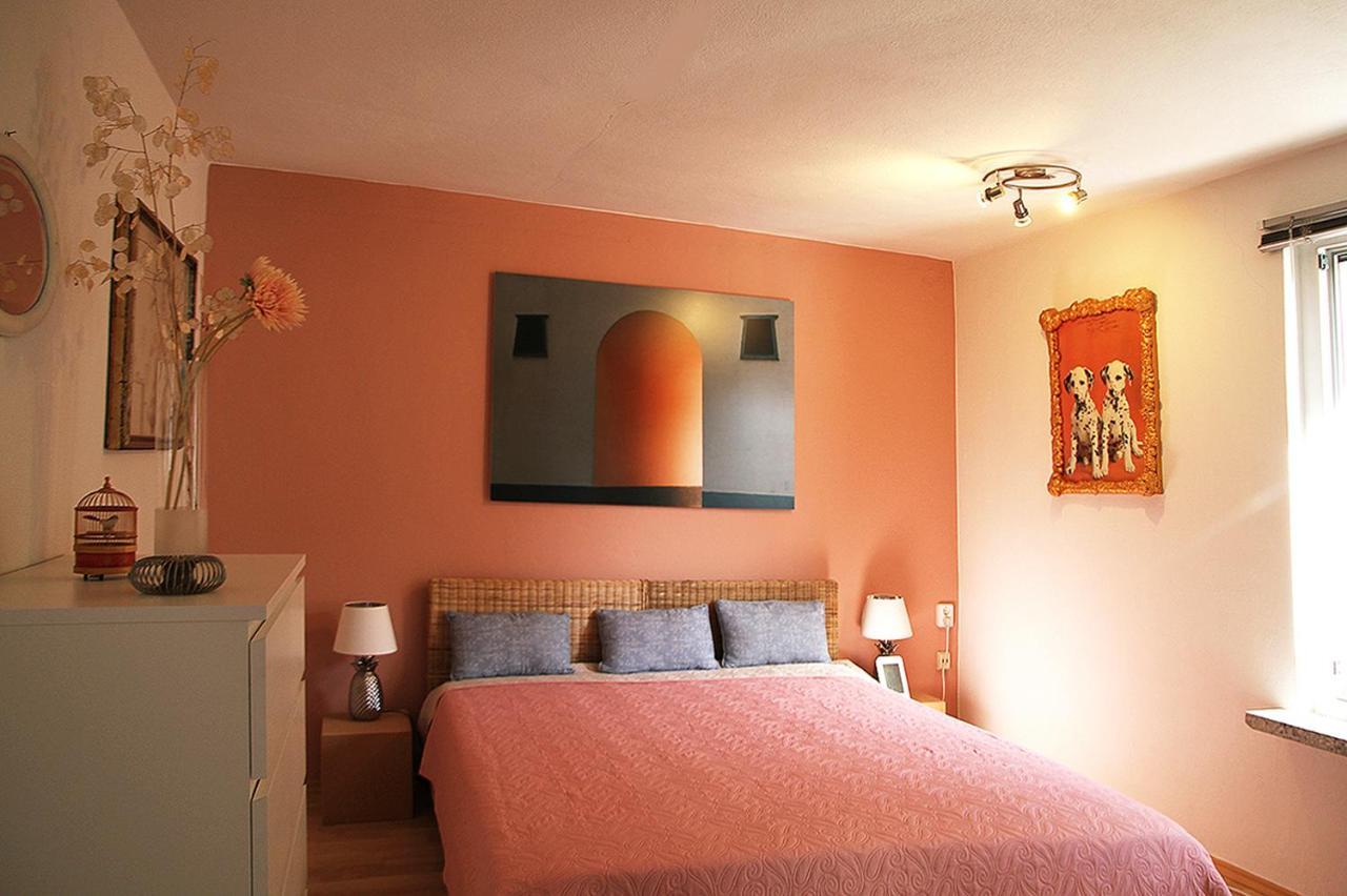 Haus Mit Kunst Zwischen Wald Und Holiday home *