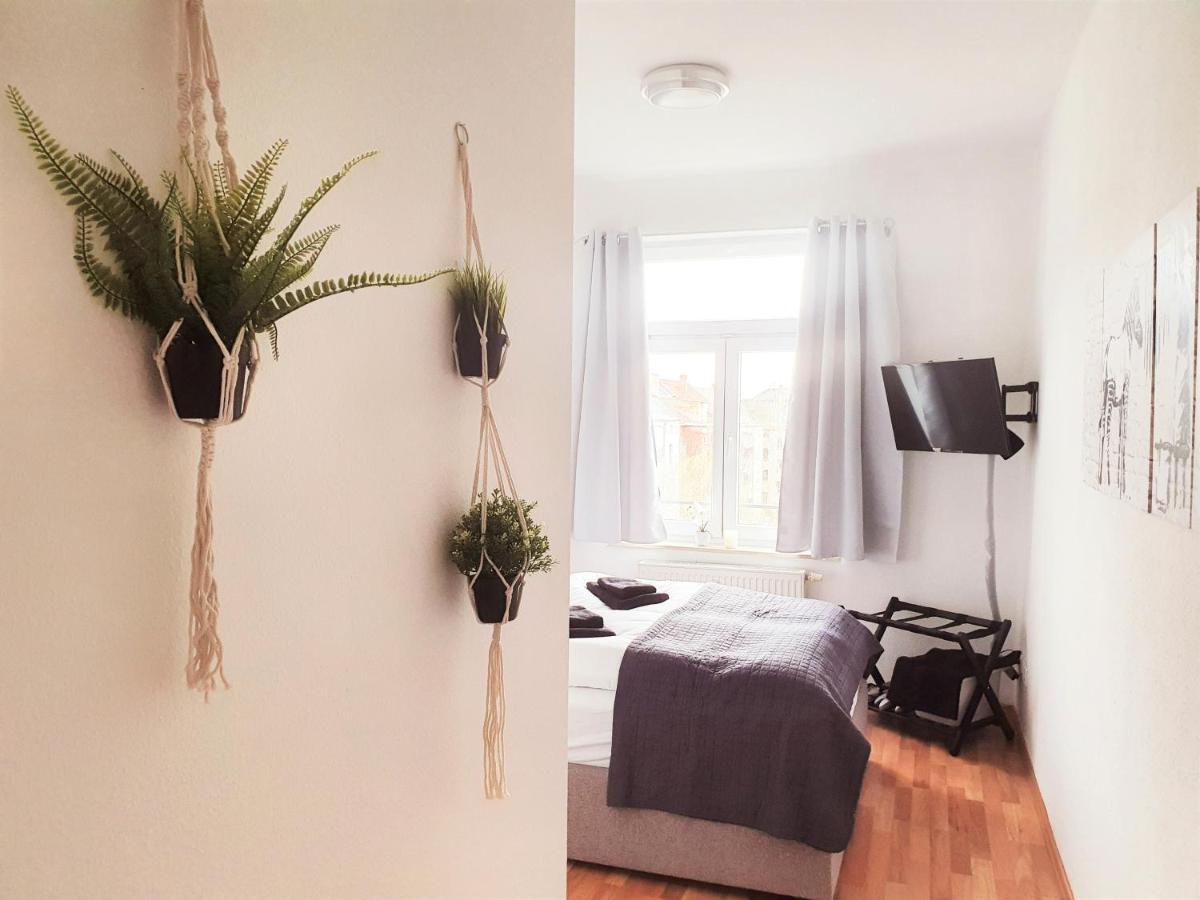 Stilvolles Mit 2 Schlafzimmern & Balkon - Nahe Flughafen, Porsche Und Messe Appartement