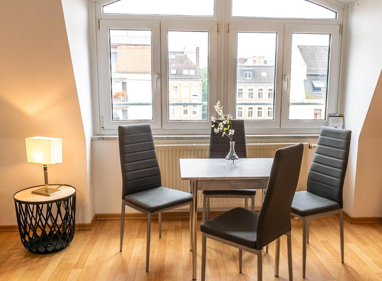 Blue Chili 99 - Grosszuegiges Loft Wlan Boxspringbett Bis 4 Pers Leipzig