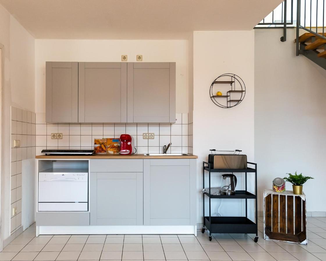 Blue Chili 99 - Grosszuegiges Loft Wlan Boxspringbett Bis 4 Pers