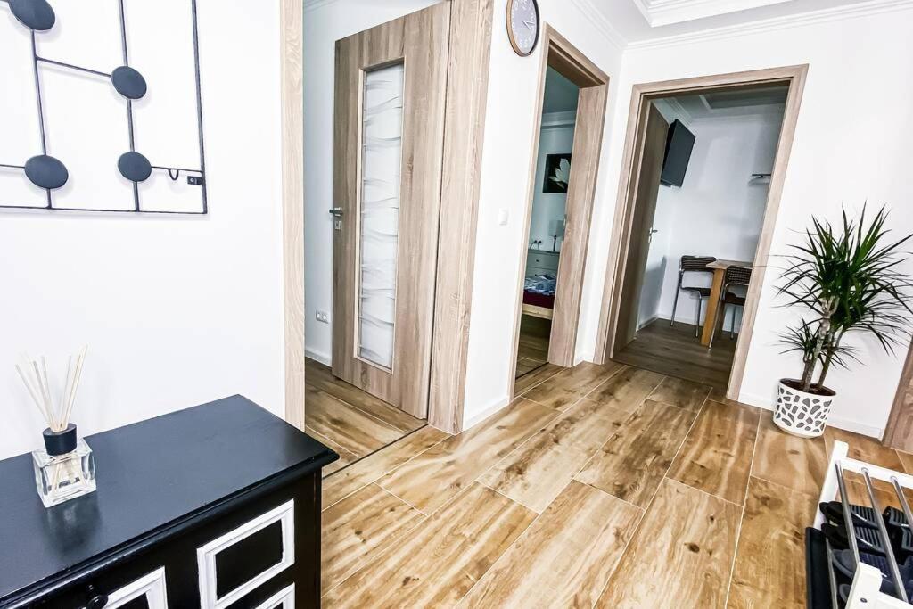 Modern Sanierte Mit 5 Einzelbetten In Leipzig-plagwitz *