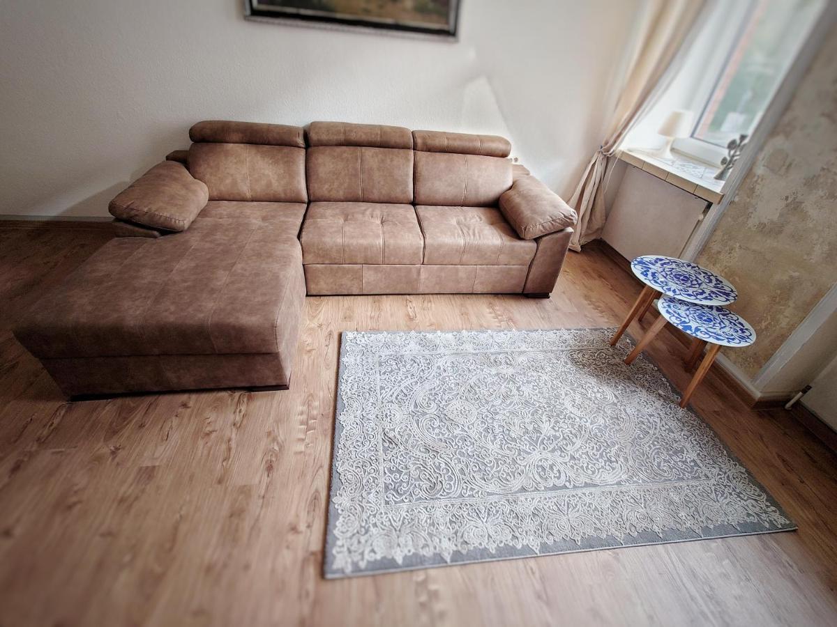 Flat In Neo Country Style Aus Gruenderzeit Bis 6 Person Apartment Leipzig