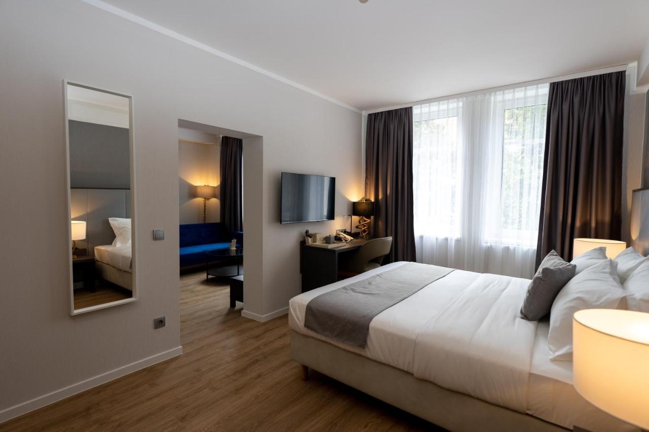 Emily Neue Messe Hotel