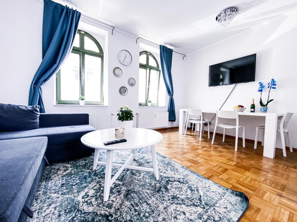 Appartement Zentraler Altbau Am Clara-zetkin-park, Rb-arena Um Ecke, Netflix Inklusive