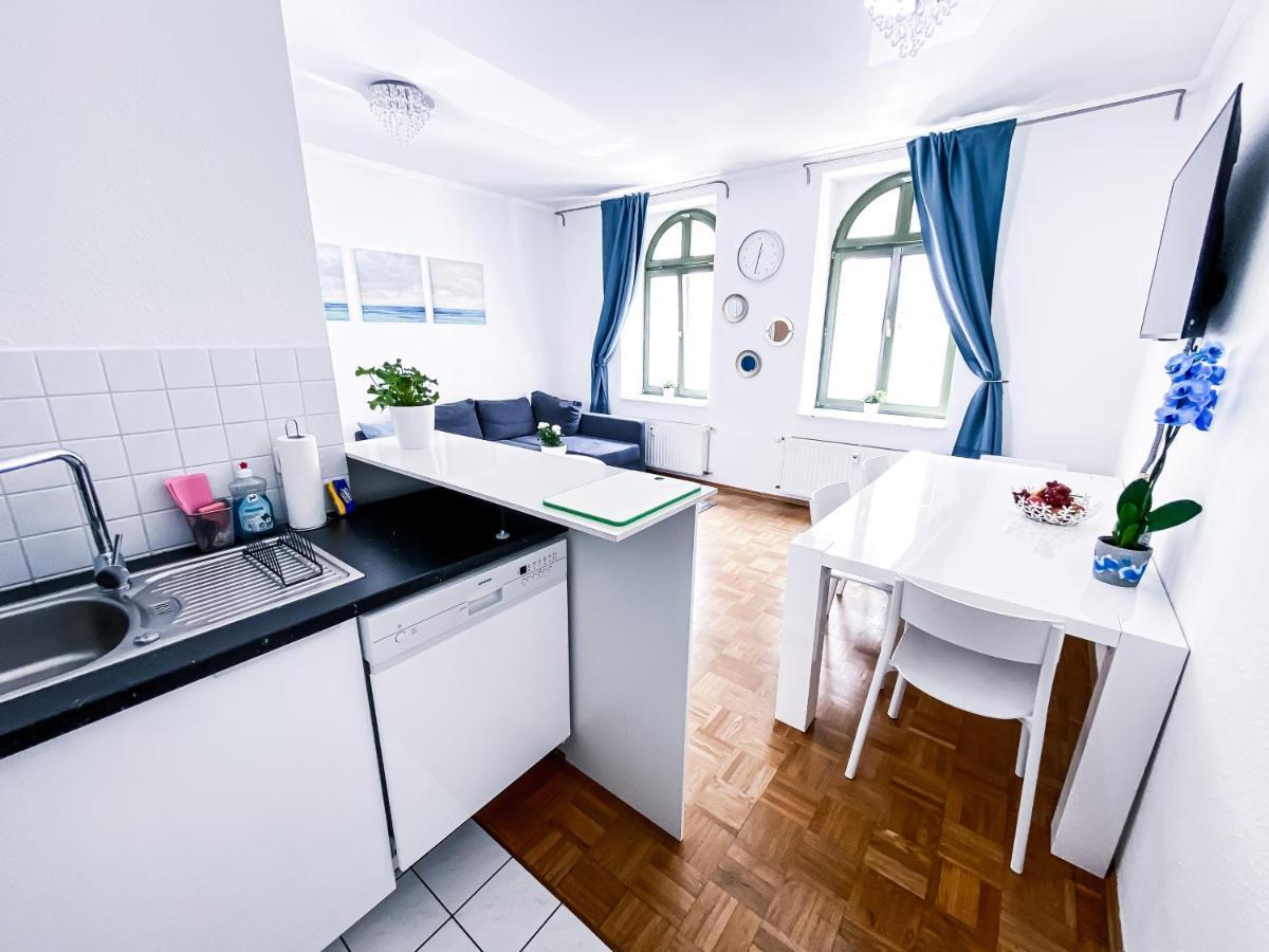Zentraler Altbau Am Clara-zetkin-park, Rb-arena Um Ecke, Netflix Inklusive Appartement
