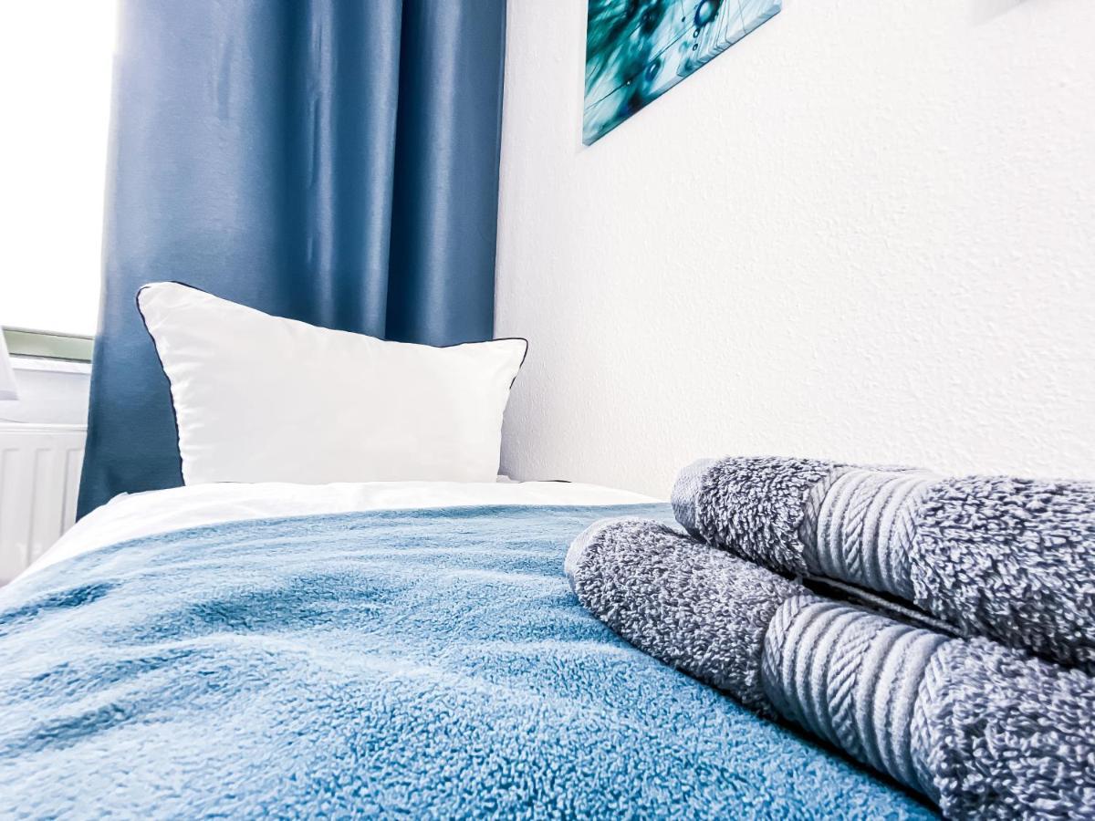 Appartement Zentraler Altbau Am Clara-zetkin-park, Rb-arena Um Ecke, Netflix Inklusive *