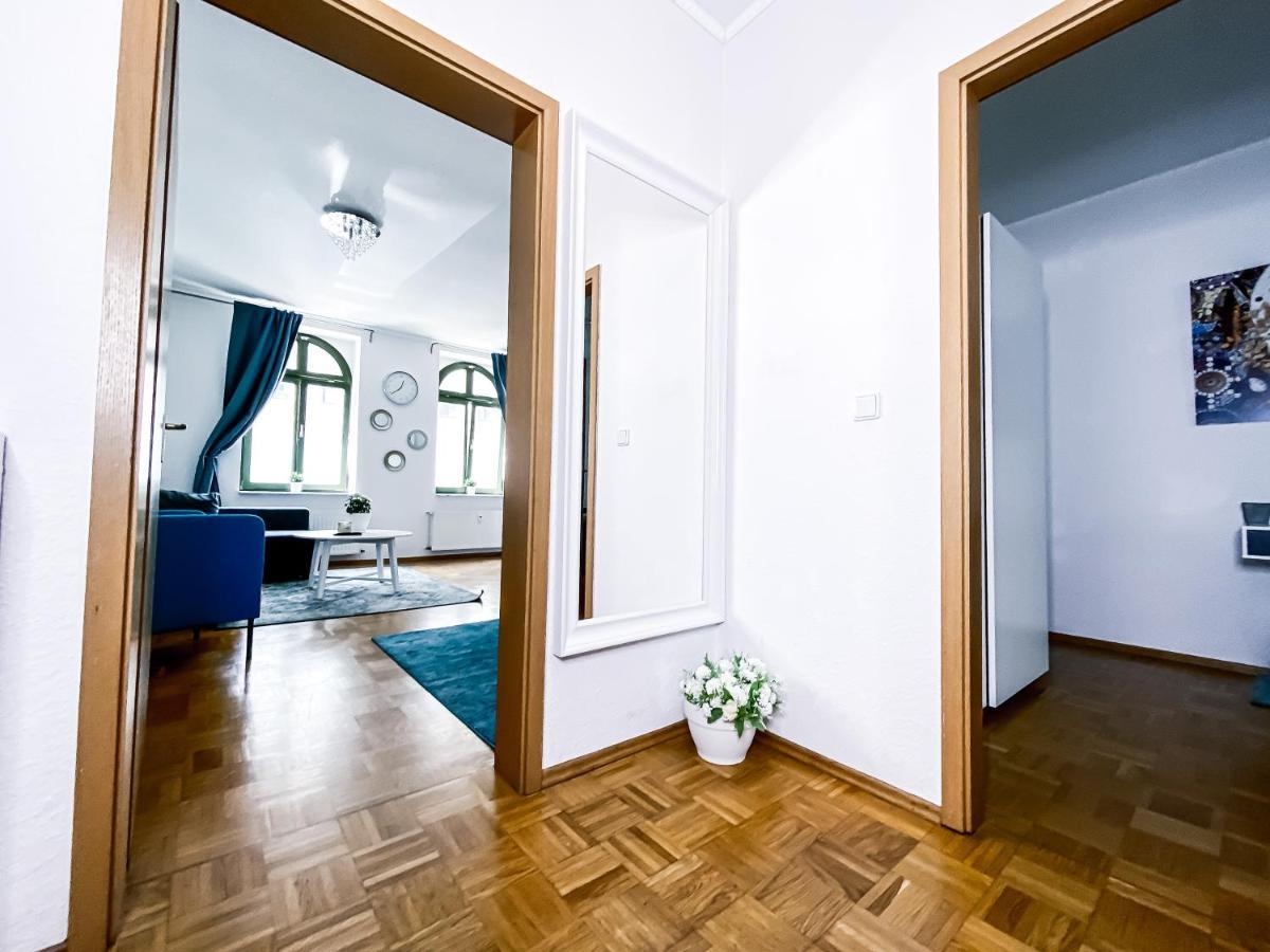 Zentraler Altbau Am Clara-zetkin-park, Rb-arena Um Ecke, Netflix Inklusive Appartement *