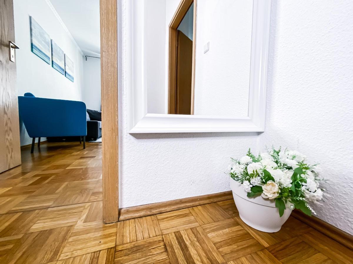 Zentraler Altbau Am Clara-zetkin-park, Rb-arena Um Ecke, Netflix Inklusive Appartement