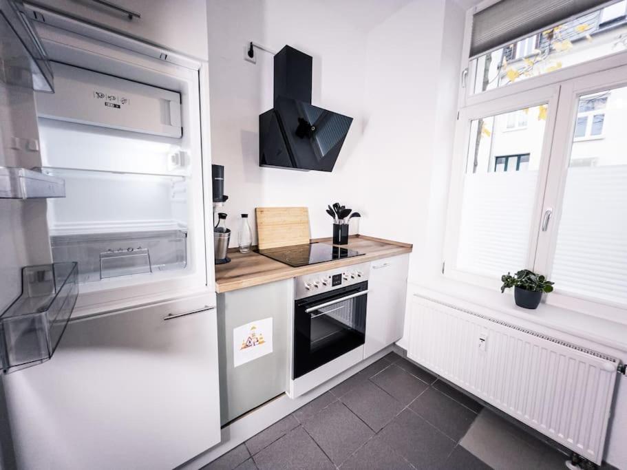Wohlfuehl-oase Mitten In Der Stadt - Garten, Grill, Netflix Und Drucker Appartement Leipzig