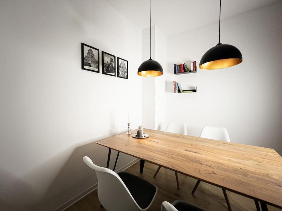 Wohlfuehl-oase Mitten In Der Stadt - Garten, Grill, Netflix Und Drucker Appartement
