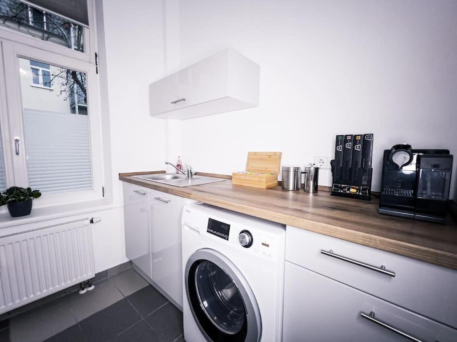 Wohlfuehl-oase Mitten In Der Stadt - Garten, Grill, Netflix Und Drucker Appartement *