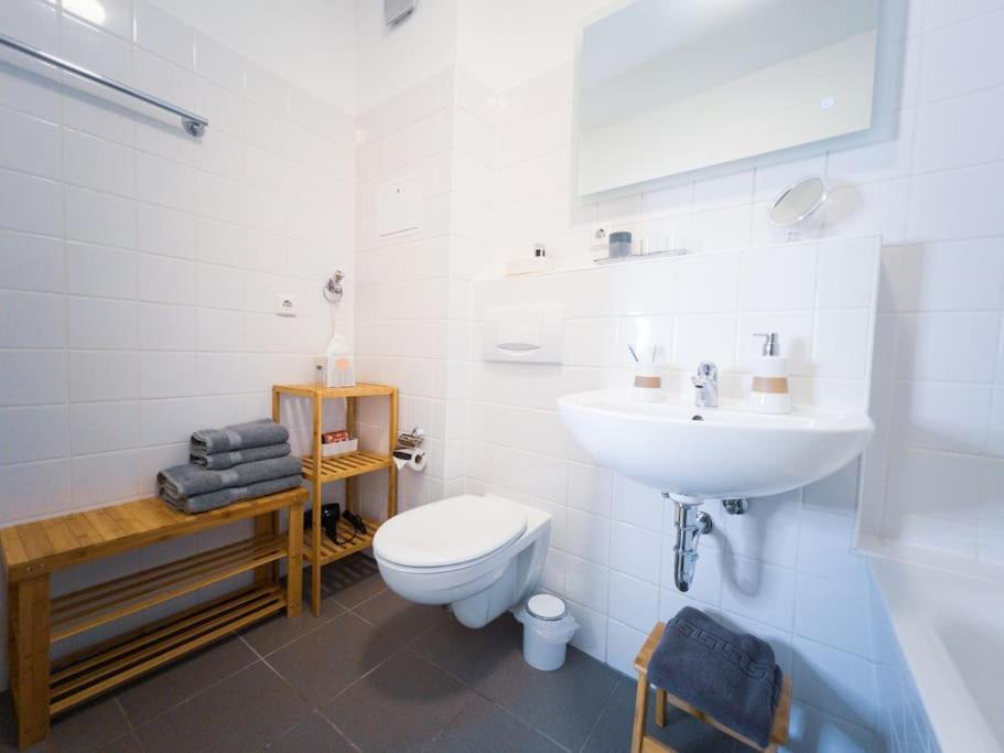 Appartement Wohlfuehl-oase Mitten In Der Stadt - Garten, Grill, Netflix Und Drucker *