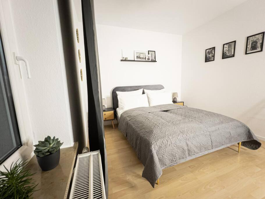 Purer Luxus Mit 2 Schlafzimmern, Balkon Und Privat-parkplatz Appartement *