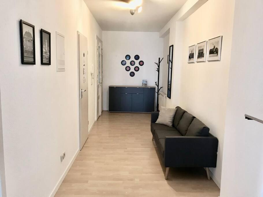 Purer Luxus Mit 2 Schlafzimmern, Balkon Und Privat-parkplatz Appartement *