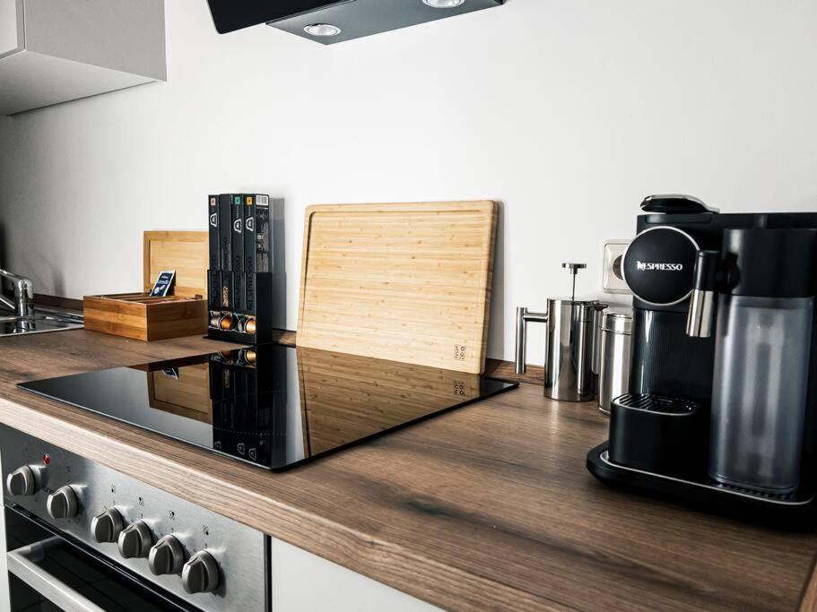 Purer Luxus Mit 2 Schlafzimmern, Balkon Und Privat-parkplatz Appartement *