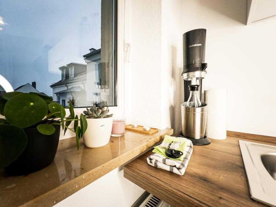 Purer Luxus Mit 2 Schlafzimmern, Balkon Und Privat-parkplatz *
