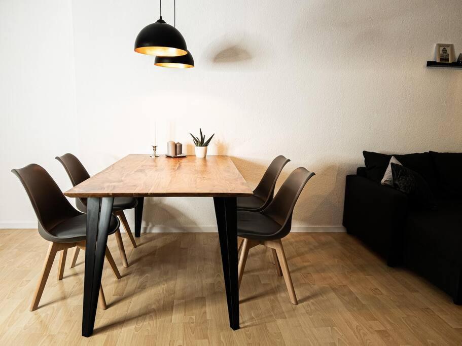 Purer Luxus Mit 2 Schlafzimmern, Balkon Und Privat-parkplatz Appartement *