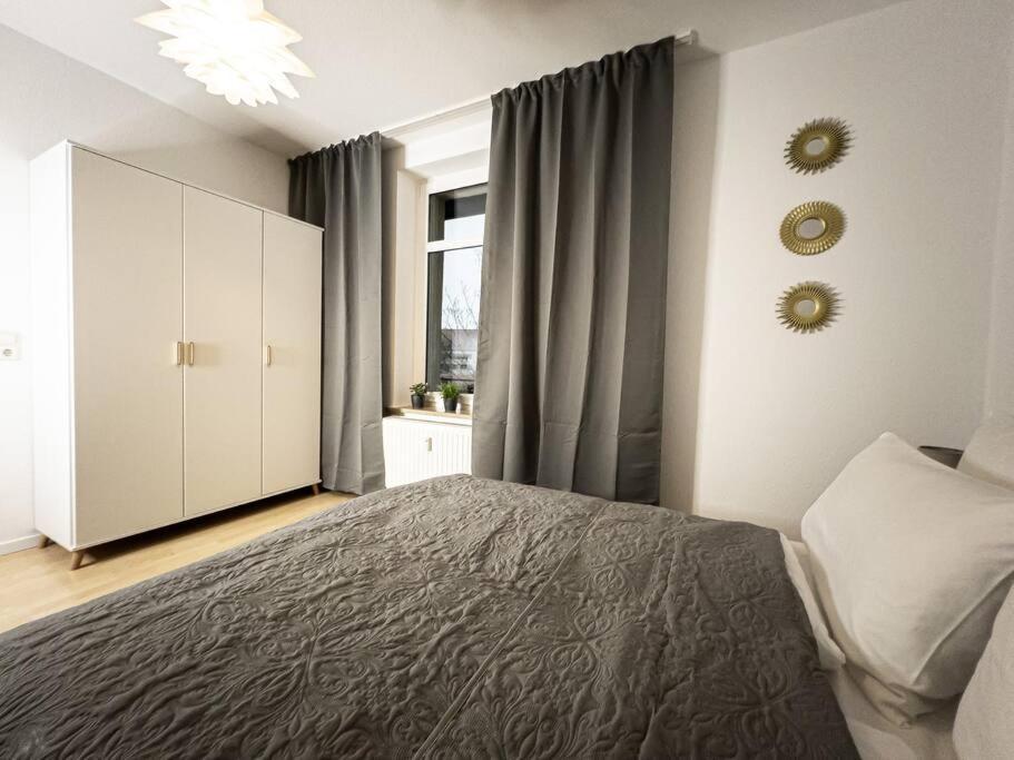 Purer Luxus Mit 2 Schlafzimmern, Balkon Und Privat-parkplatz Appartement *