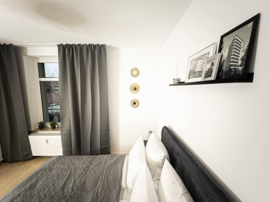Purer Luxus Mit 2 Schlafzimmern, Balkon Und Privat-parkplatz Apartment Leipzig