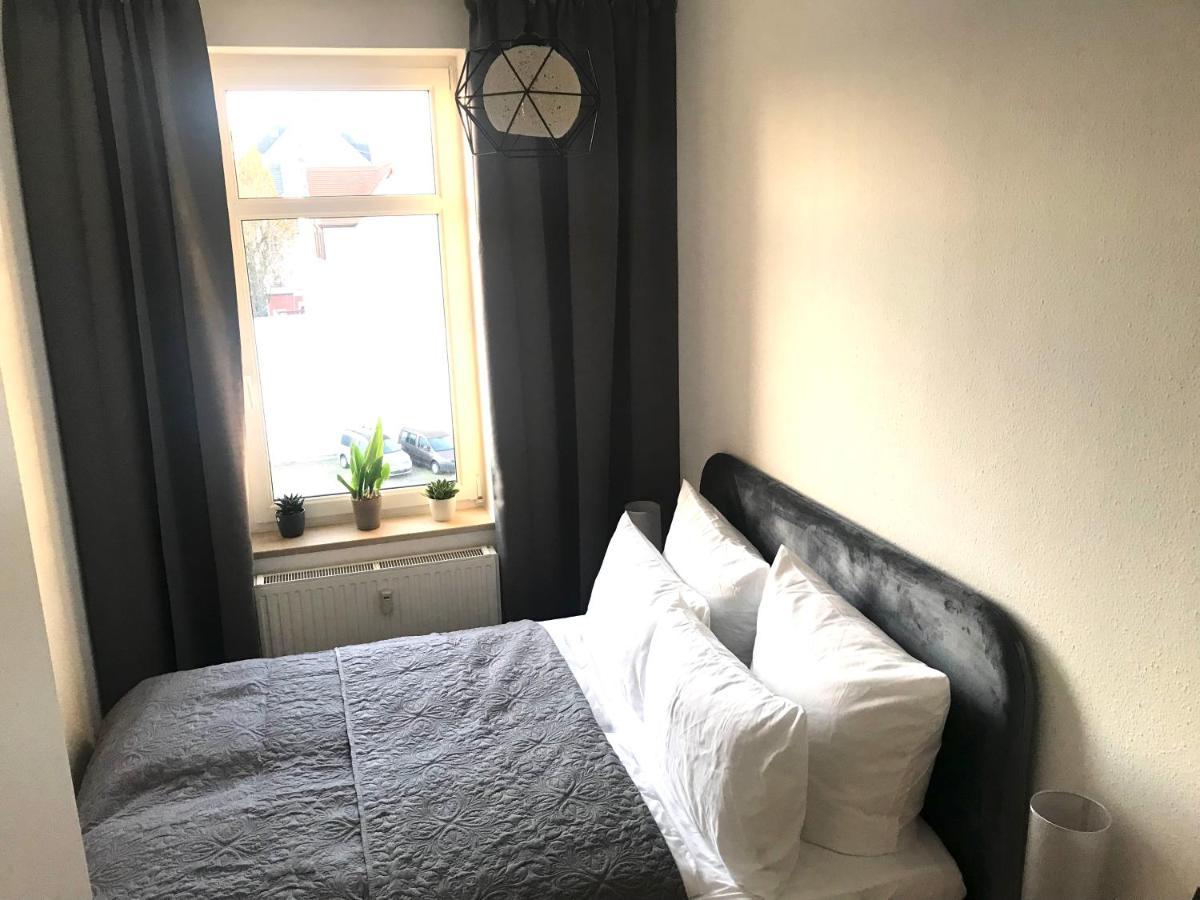 Purer Luxus Mit 2 Schlafzimmern, Balkon Und Privat-parkplatz *