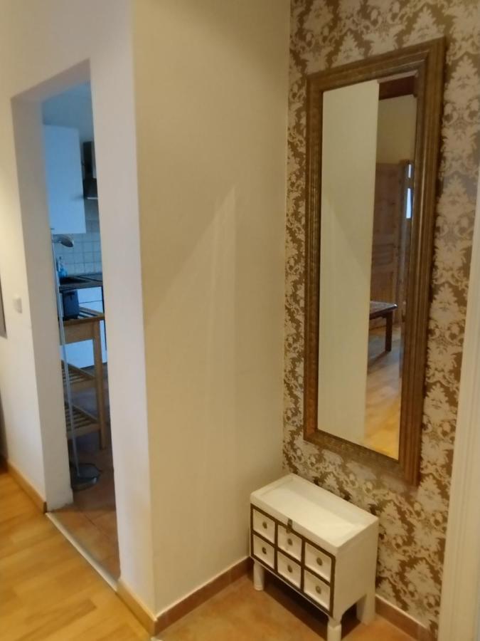 Appartement 4 Raumwohnung 2 Km Vom Hauptbahnhof Entfernt *