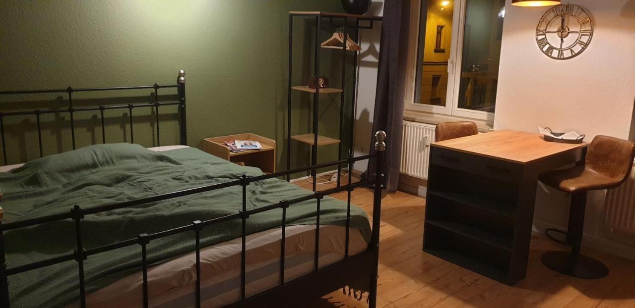 Appartement Suiteable Living Hochwertiges Studio Direkt An Der Karl Heine Strasse