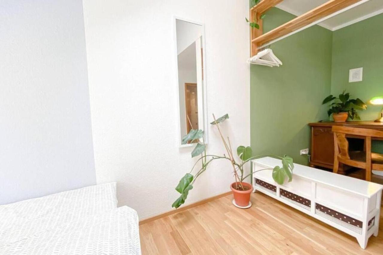 Schone Ferienwohnung Mit Blick Uber Stadtwald - Netflix, Wlan, Waschmaschine Appartement Leipzig