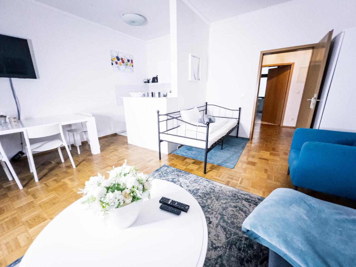 Appartement Zentraler Altbau Am Clara-zetkin-park, Rb-arena Um Ecke, Netflix Inklusive