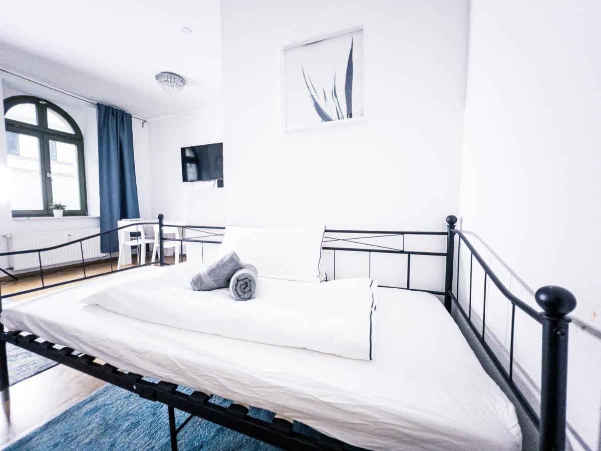 Zentraler Altbau Am Clara-zetkin-park, Rb-arena Um Ecke, Netflix Inklusive Appartement