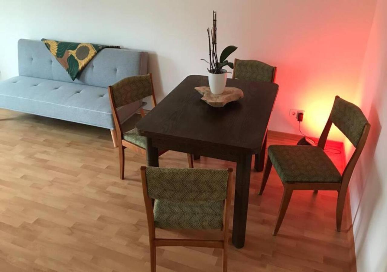 Live Easy With Balcony,netflix, Quiet, Close To Football Stadium, Direct Train Connection, Espresso Maker *