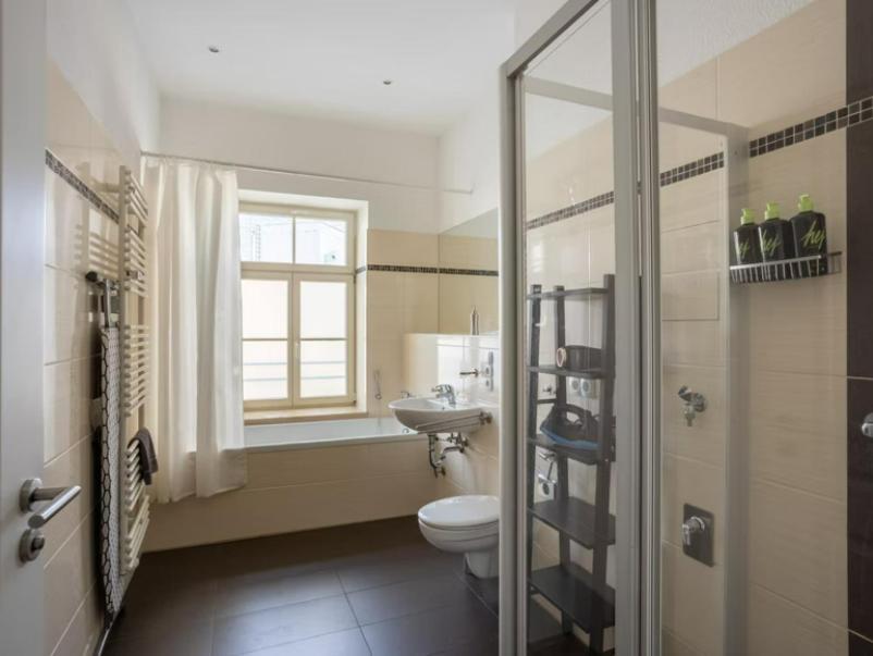 Luxus-apartment Im Herzen Von - Kostenloser Parkplatz In Videouberwachter Tiefgarage *