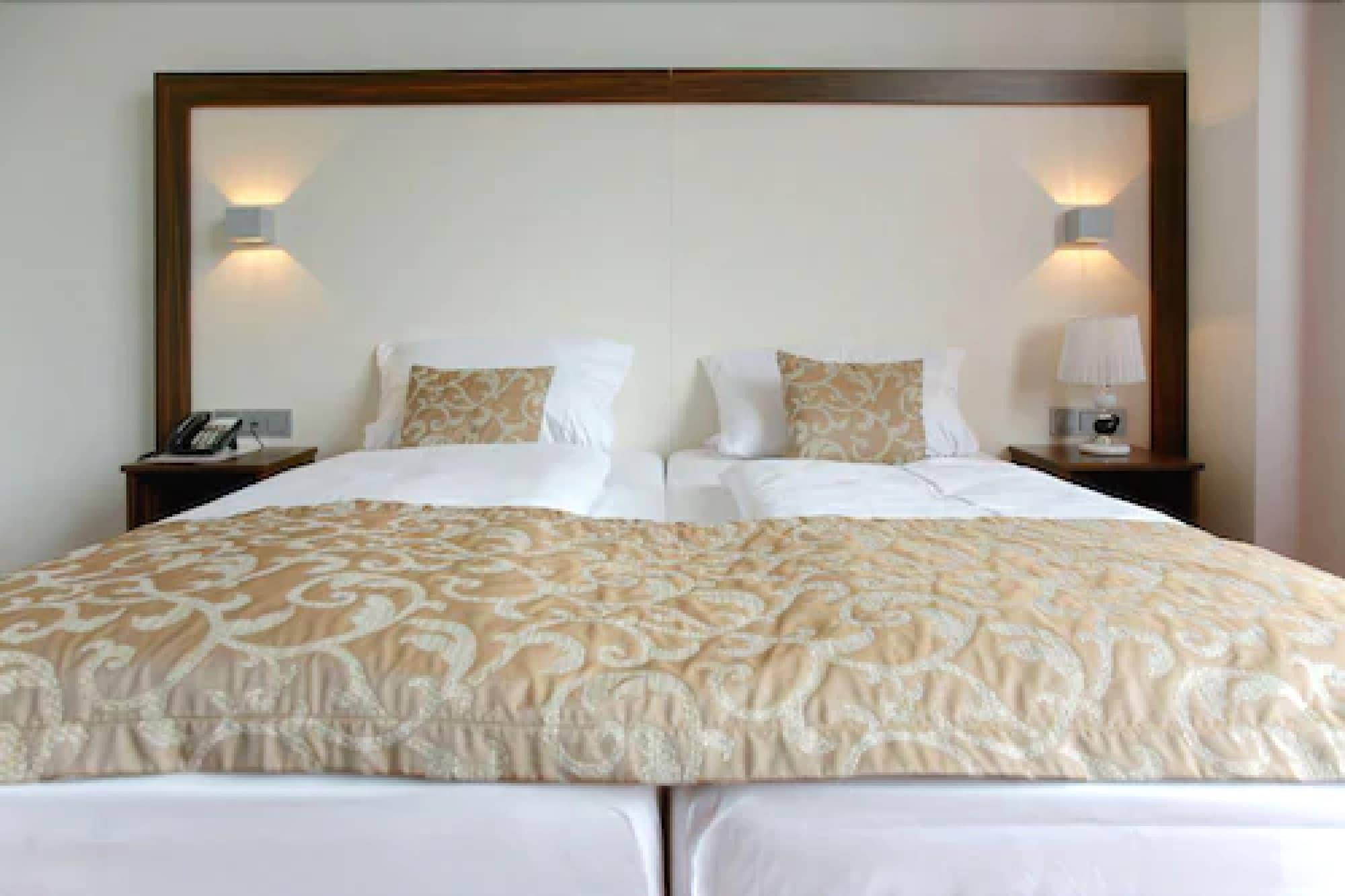 Royal International Hotel 4*